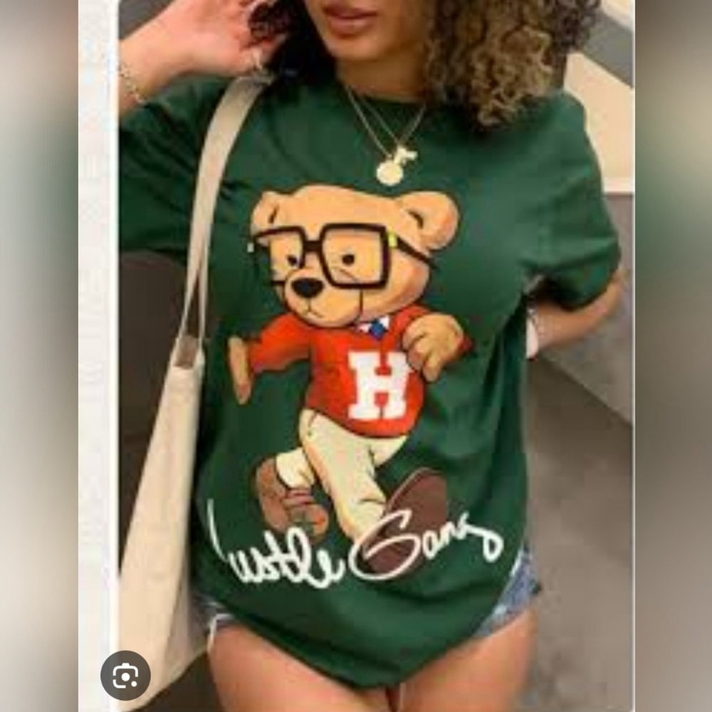 EUC Hustle Gang Green Bear Graphic Tee